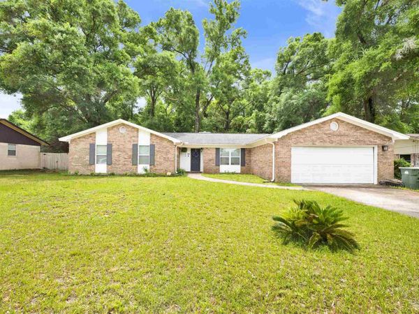 6548 Colonade Cir, Pensacola, FL 32506