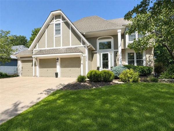 13013 Bond Street, Overland Park, KS 66213