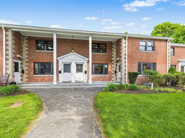 210 Church St, Unit 210, Waltham, MA 02452