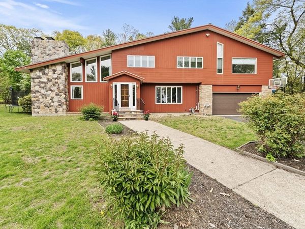 1 Hemlock Dr, Chelmsford, MA 01824