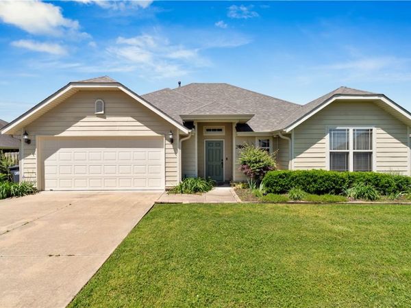 3890 Deerhurst Street, Springdale, AR 72764