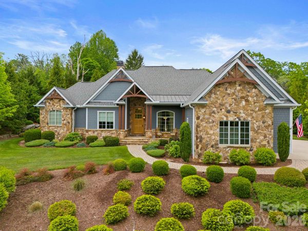 390 Shipman Parkway , Flat Rock, NC 28731