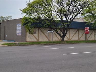 27531 GRAND RIVER Street , Livonia, MI 48152