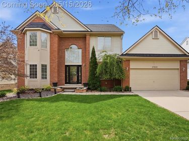27283 Winterset Circle, Farmington Hills, MI 48334