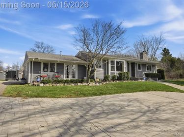 26300 Johns Road, Lyon Twp, MI 48178