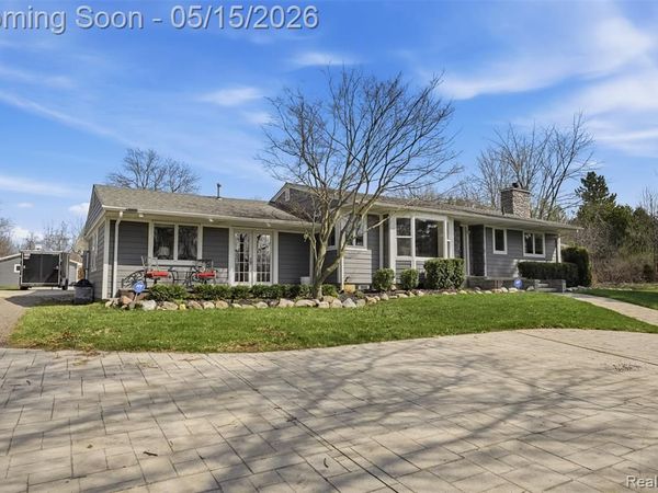 26300 Johns Road, Lyon Twp, MI 48178