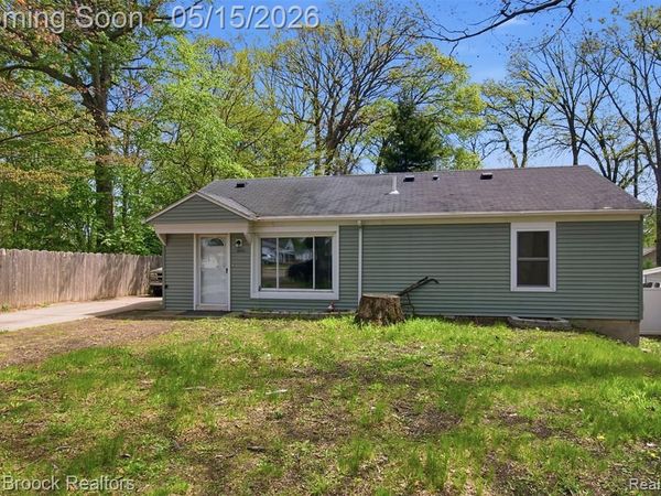 24324 Hebe Avenue, Warren, MI 48091