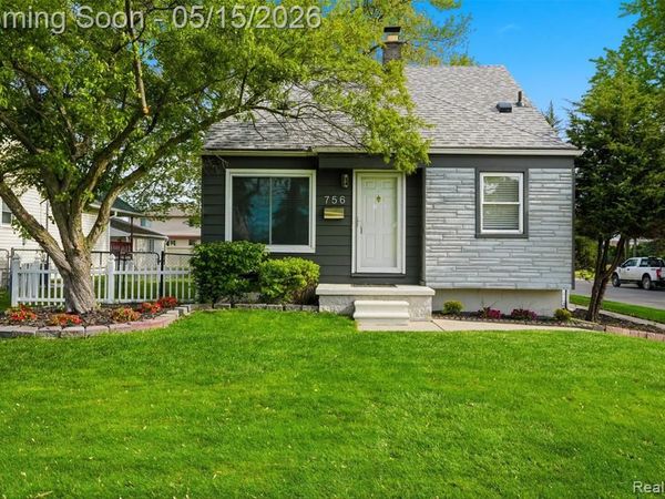 756 Cloverlawn Boulevard, Lincoln Park, MI 48146