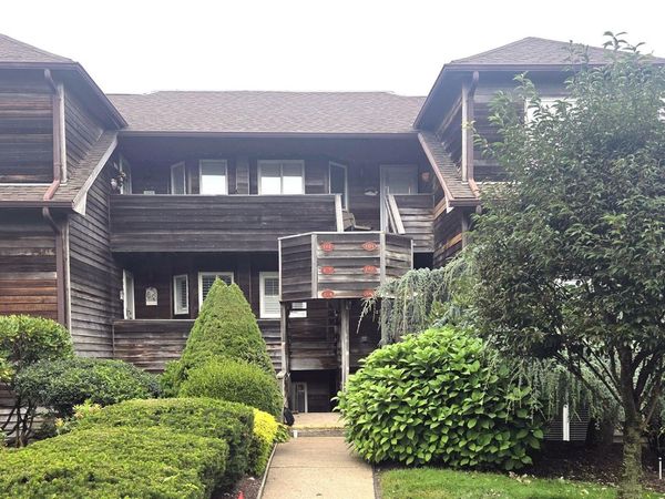 605 Fox Hill Drive, Baiting Hollow, NY 11933