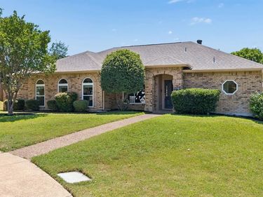 2804 Gainesborough Drive, Dallas, TX 75287