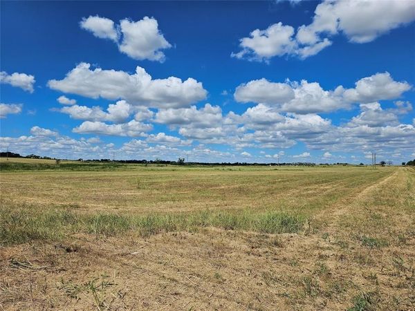 6420 Woodard Avenue , Cleburne, TX 76033