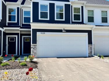 9228 Larimar Trail, Eden Prairie, MN 55347
