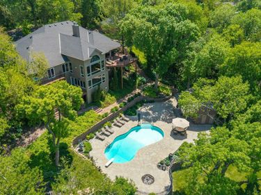 21509 Ridgewood Road, Elkhorn, NE 68022