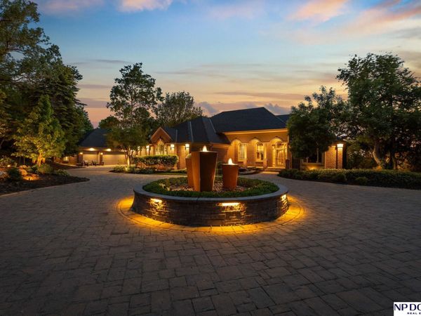 21509 Ridgewood Road , Elkhorn, NE 68022
