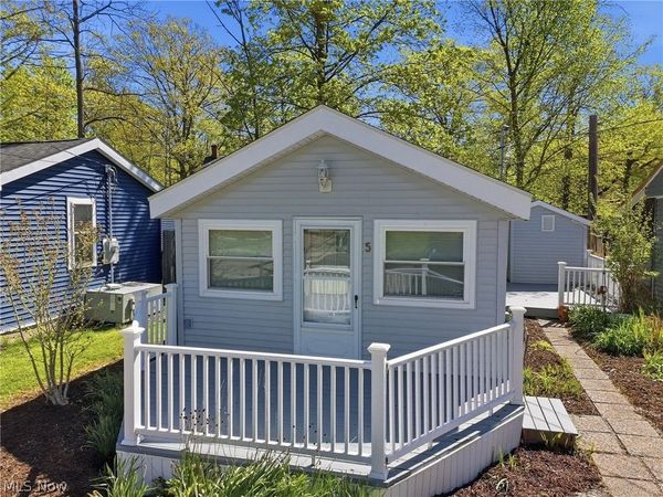 5825 Lake Road, Ashtabula, OH 44004