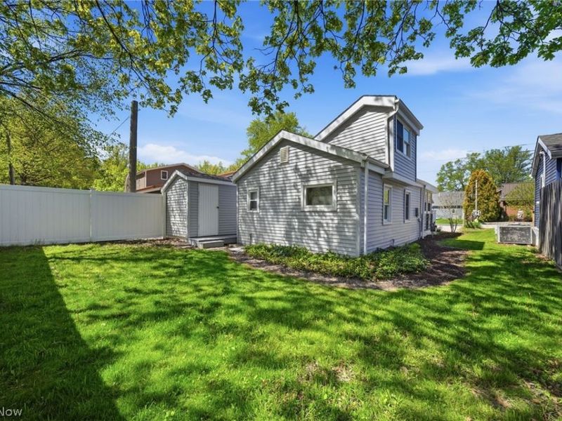 5825 Lake Road, Ashtabula, OH 44004 Photo 4