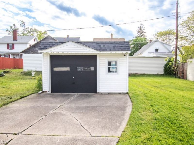4462 South Hills Drive, Cleveland, OH 44109 Photo 27
