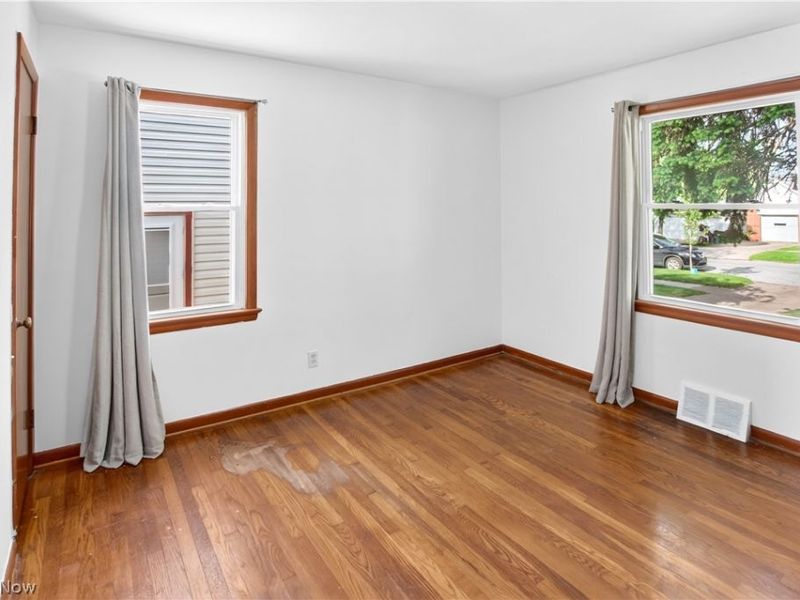 4462 South Hills Drive, Cleveland, OH 44109 Photo 7