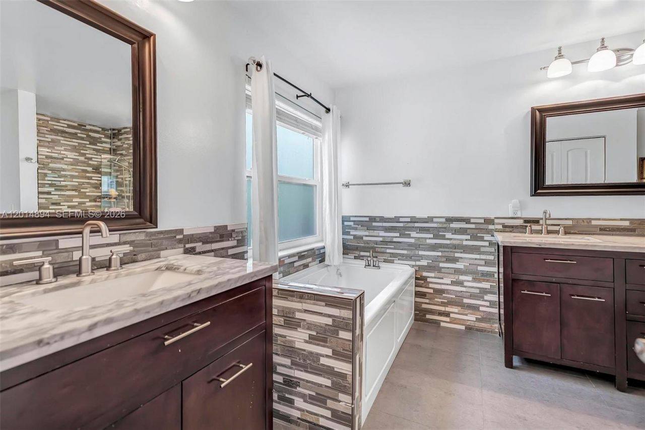 18168 SW 3rd St, Pembroke Pines, FL 33029 Photo