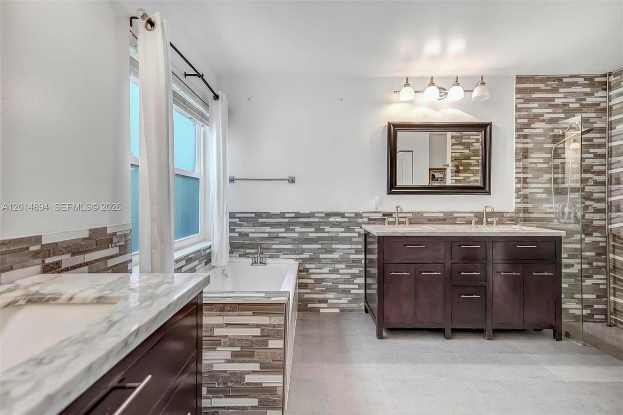18168 SW 3rd St, Pembroke Pines, FL 33029 Photo