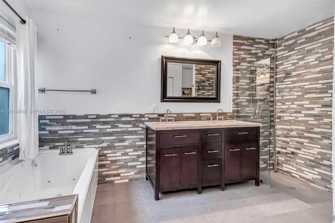18168 SW 3rd St, Pembroke Pines, FL 33029 Photo