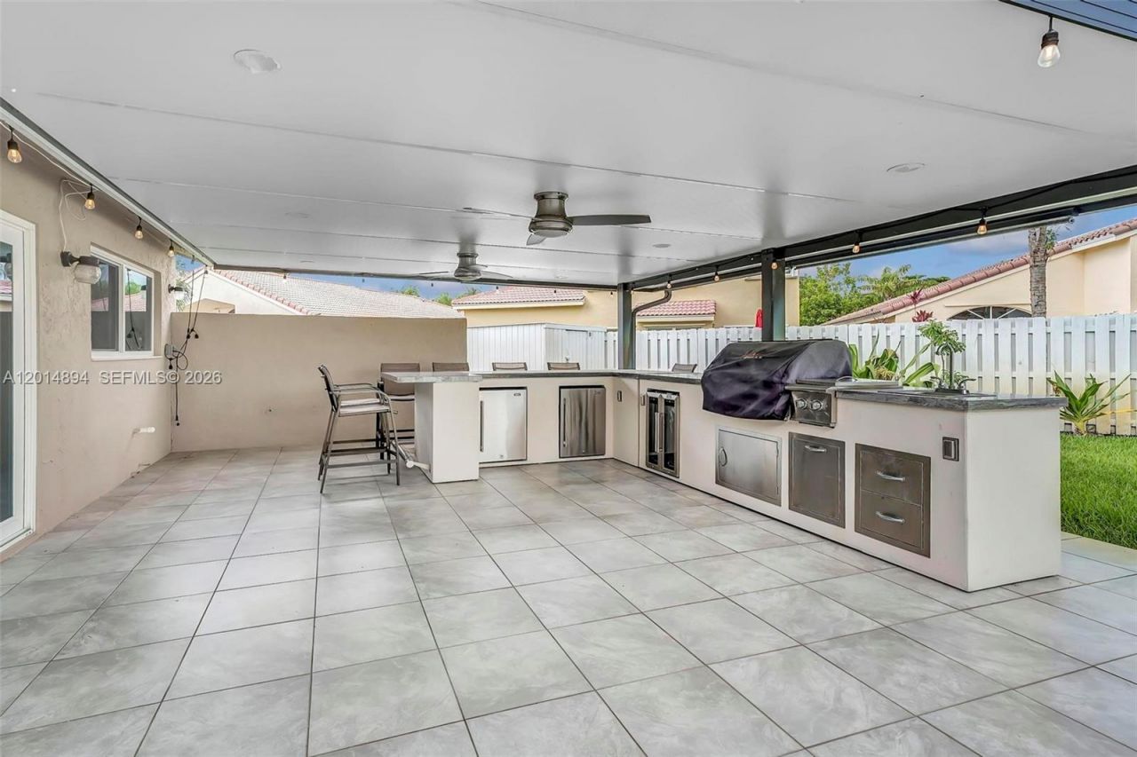 18168 SW 3rd St, Pembroke Pines, FL 33029 Photo