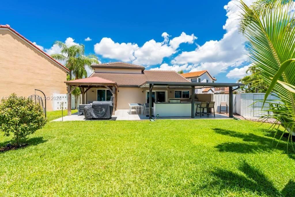 18168 SW 3rd St, Pembroke Pines, FL 33029 Photo