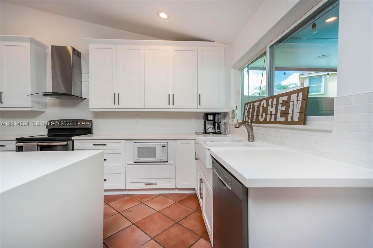 18168 SW 3rd St, Pembroke Pines, FL 33029 Photo