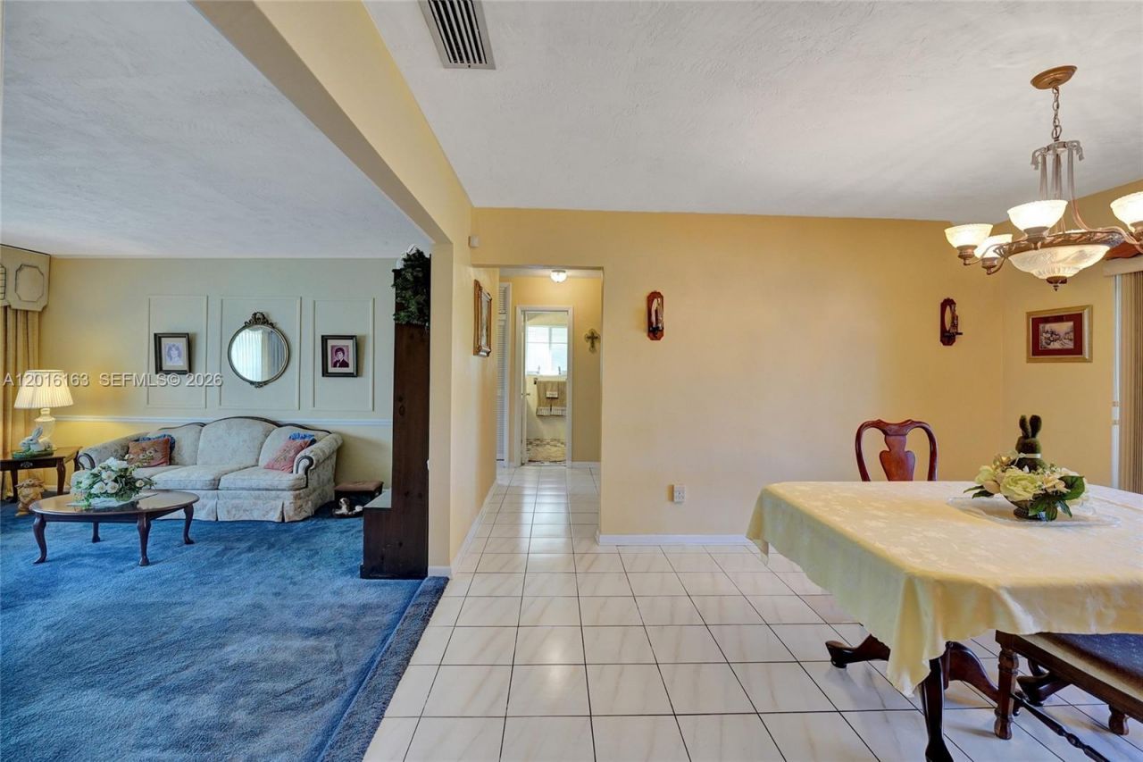 1330 NW 122nd Ave, Pembroke Pines, FL 33026 Photo