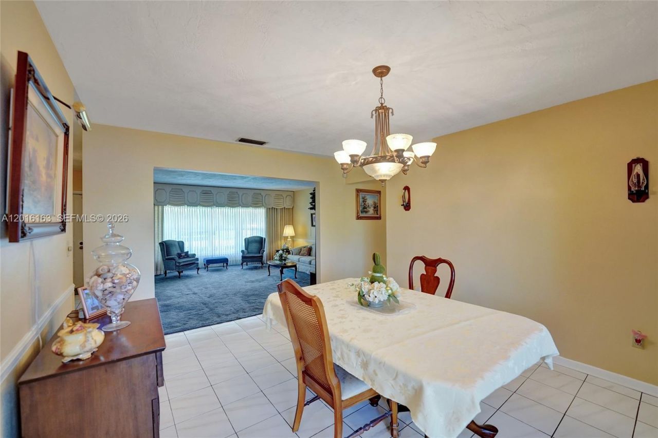 1330 NW 122nd Ave, Pembroke Pines, FL 33026 Photo