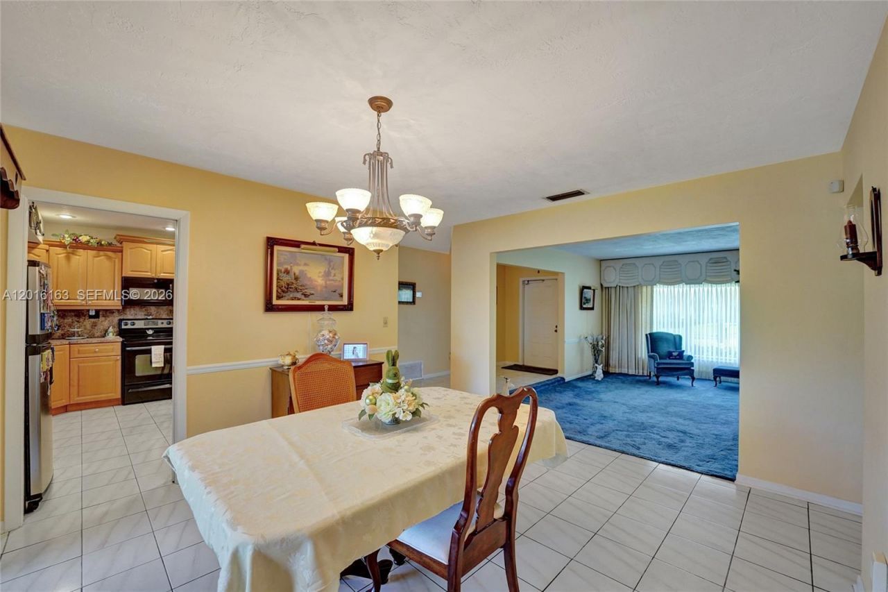 1330 NW 122nd Ave, Pembroke Pines, FL 33026 Photo