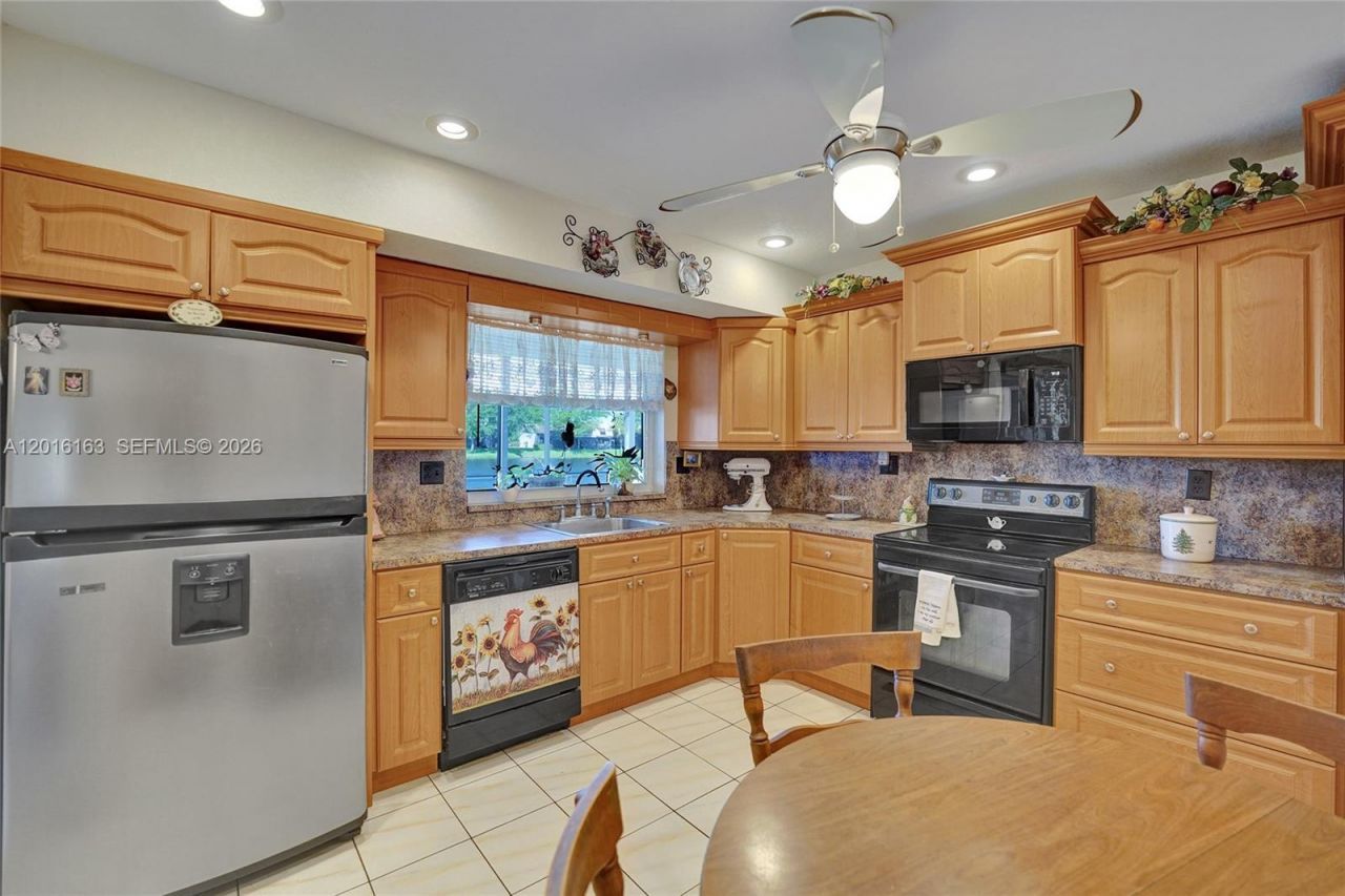 1330 NW 122nd Ave, Pembroke Pines, FL 33026 Photo