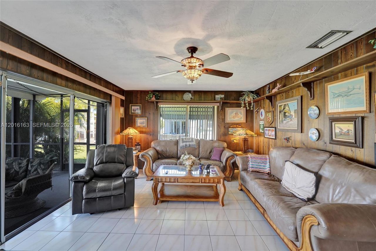 1330 NW 122nd Ave, Pembroke Pines, FL 33026 Photo