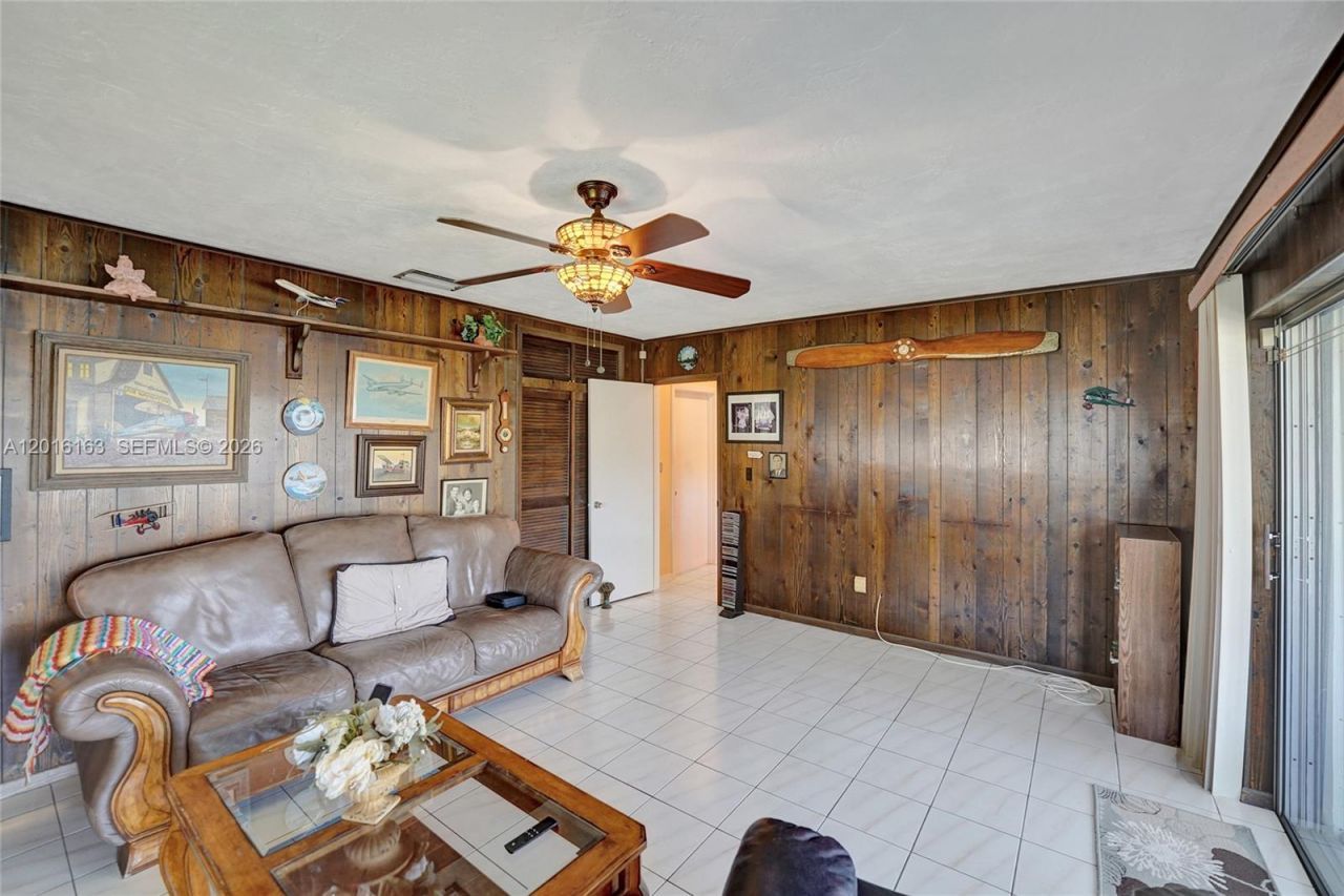 1330 NW 122nd Ave, Pembroke Pines, FL 33026 Photo