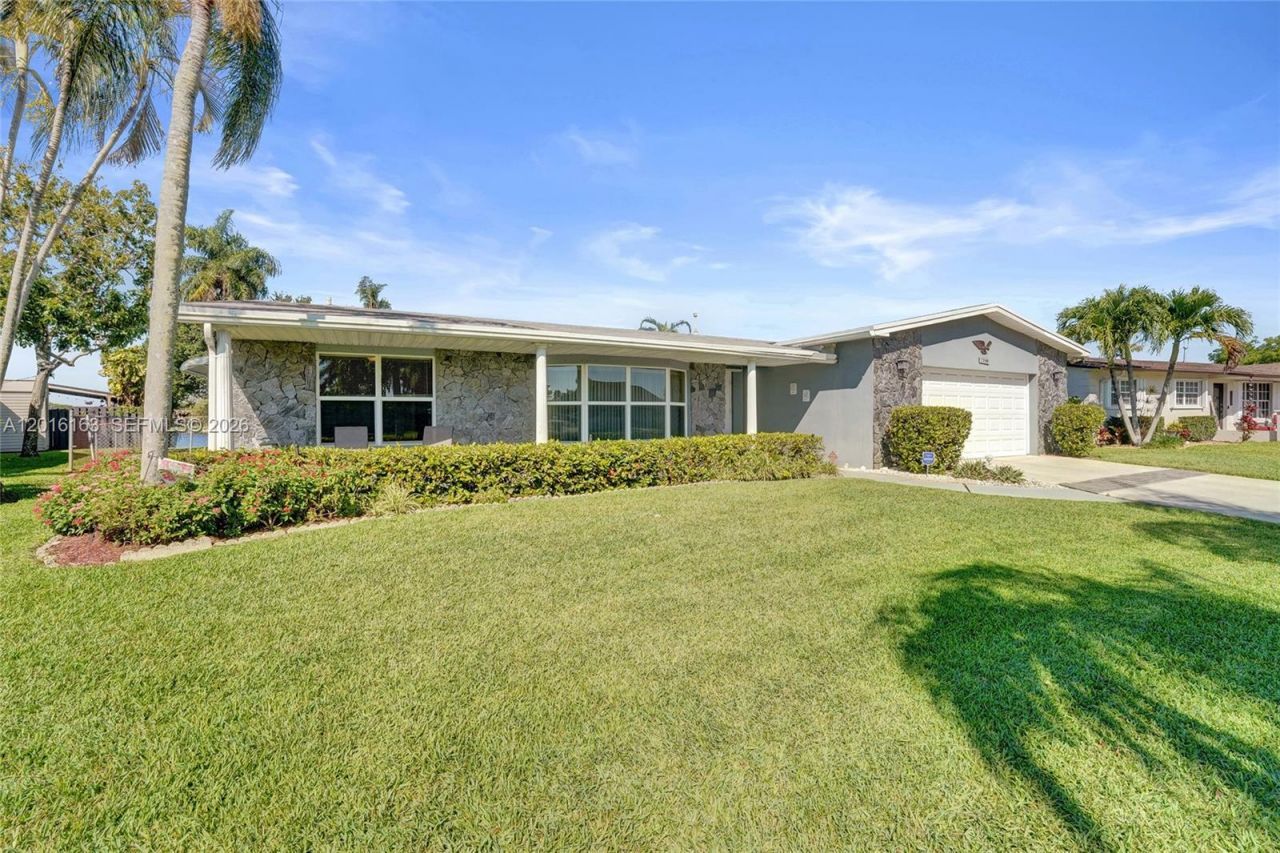 1330 NW 122nd Ave, Pembroke Pines, FL 33026 Photo