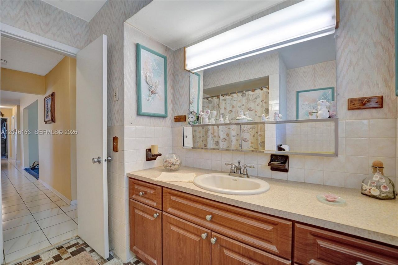 1330 NW 122nd Ave, Pembroke Pines, FL 33026 Photo
