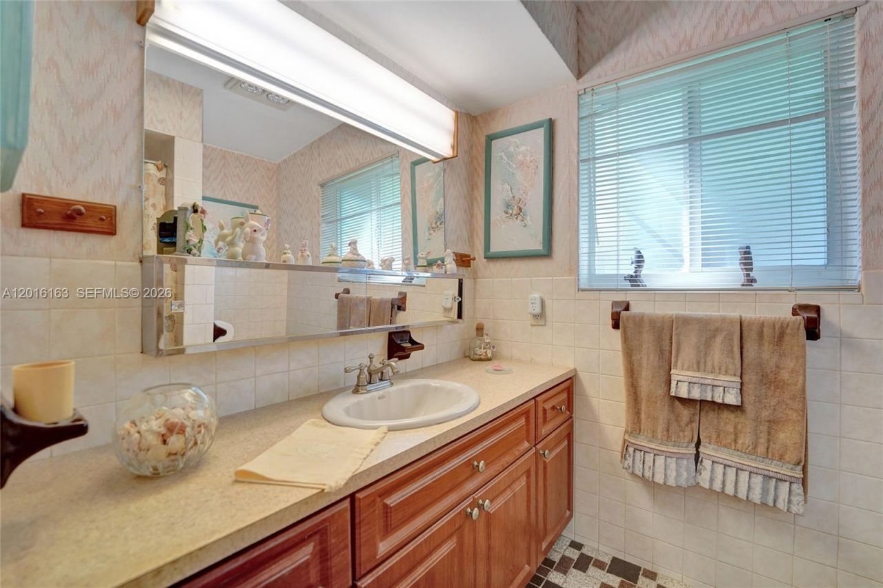 1330 NW 122nd Ave, Pembroke Pines, FL 33026 Photo