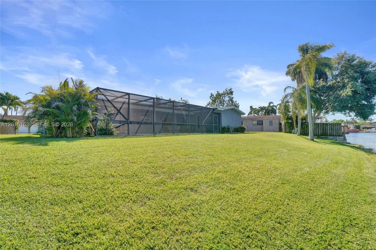 1330 NW 122nd Ave, Pembroke Pines, FL 33026 Photo