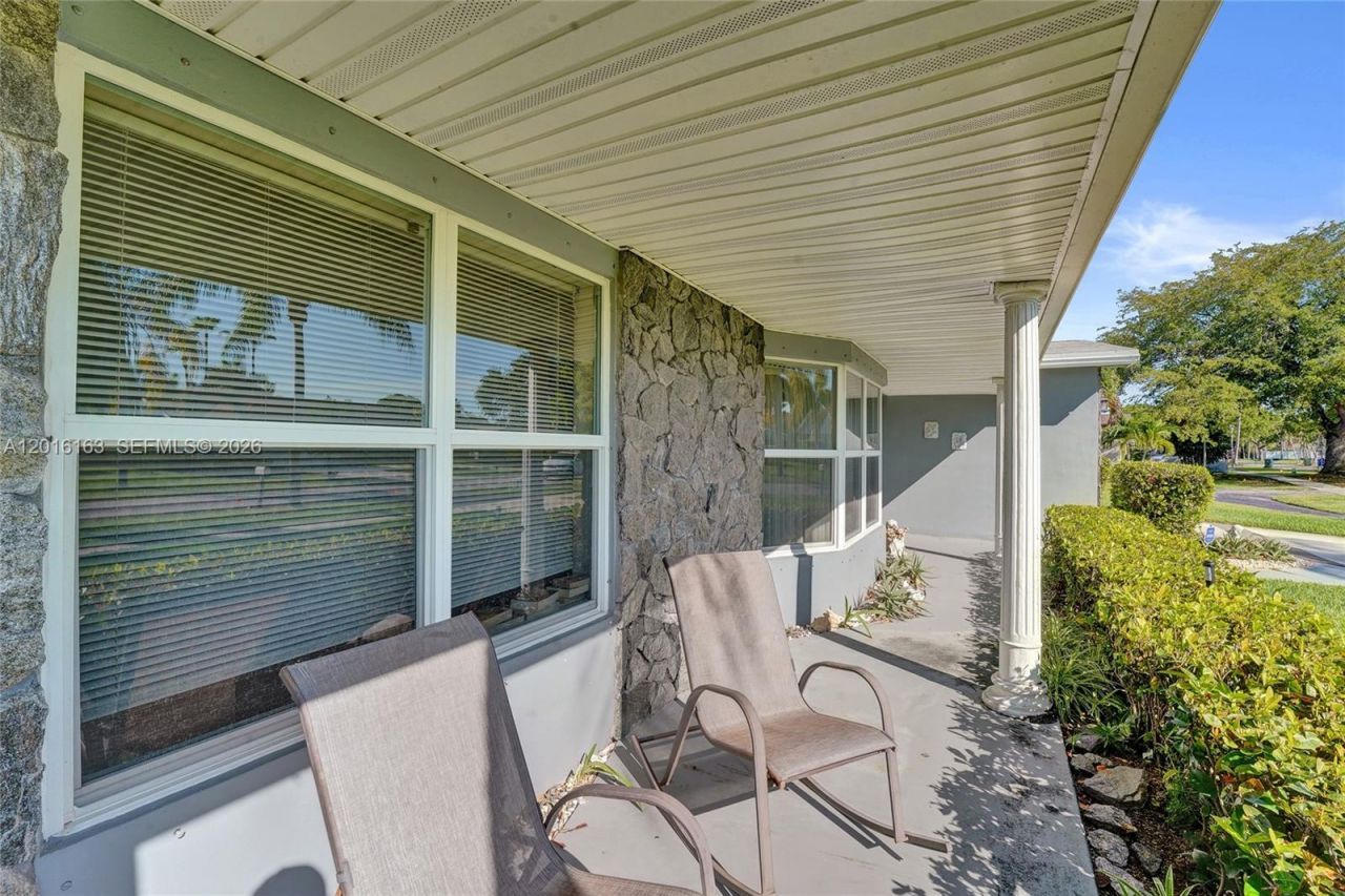1330 NW 122nd Ave, Pembroke Pines, FL 33026 Photo