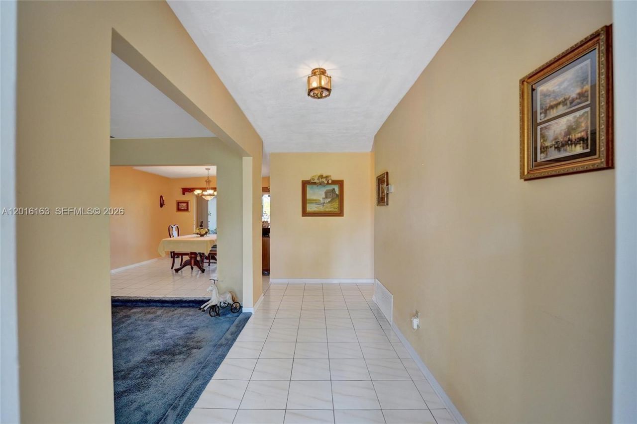 1330 NW 122nd Ave, Pembroke Pines, FL 33026 Photo