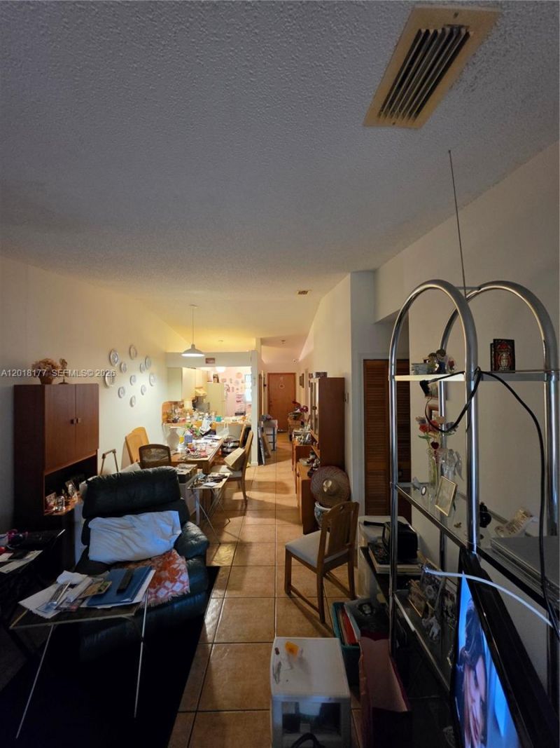 10908 SW 72nd St, Unit 215, Miami, FL 33173 Photo