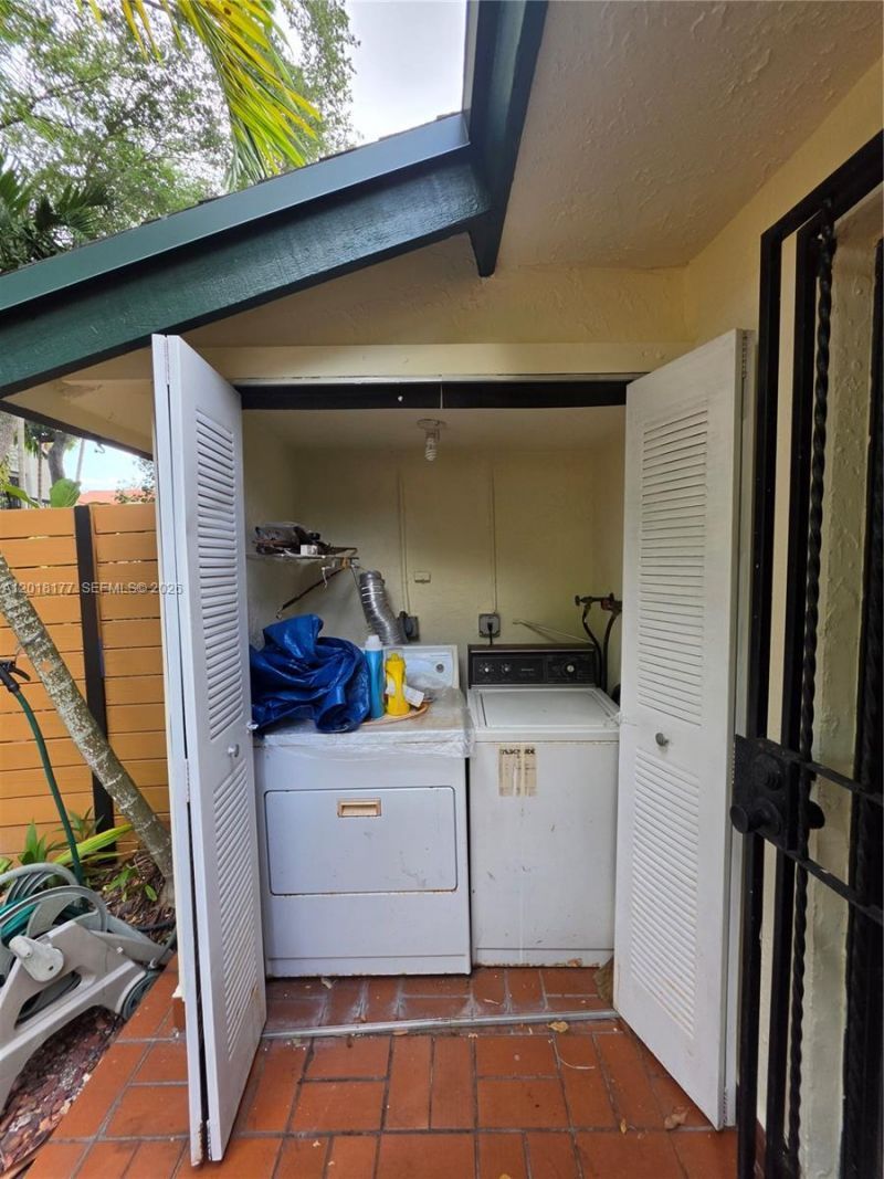 10908 SW 72nd St, Unit 215, Miami, FL 33173 Photo