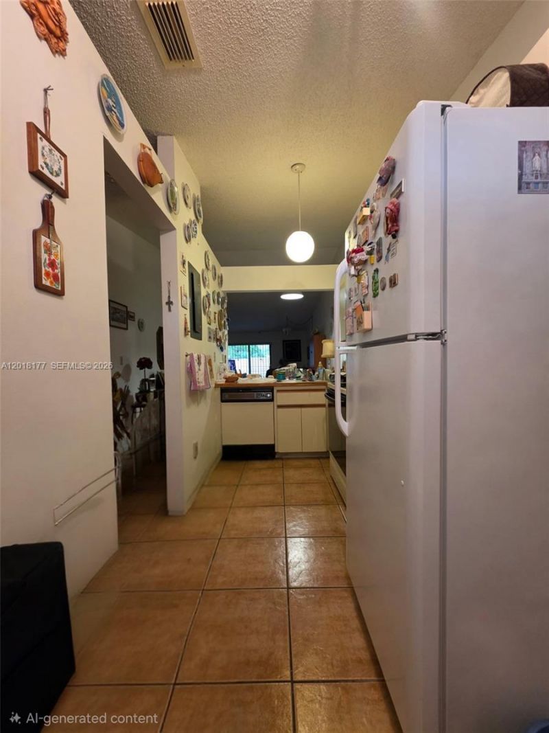 10908 SW 72nd St, Unit 215, Miami, FL 33173 Photo