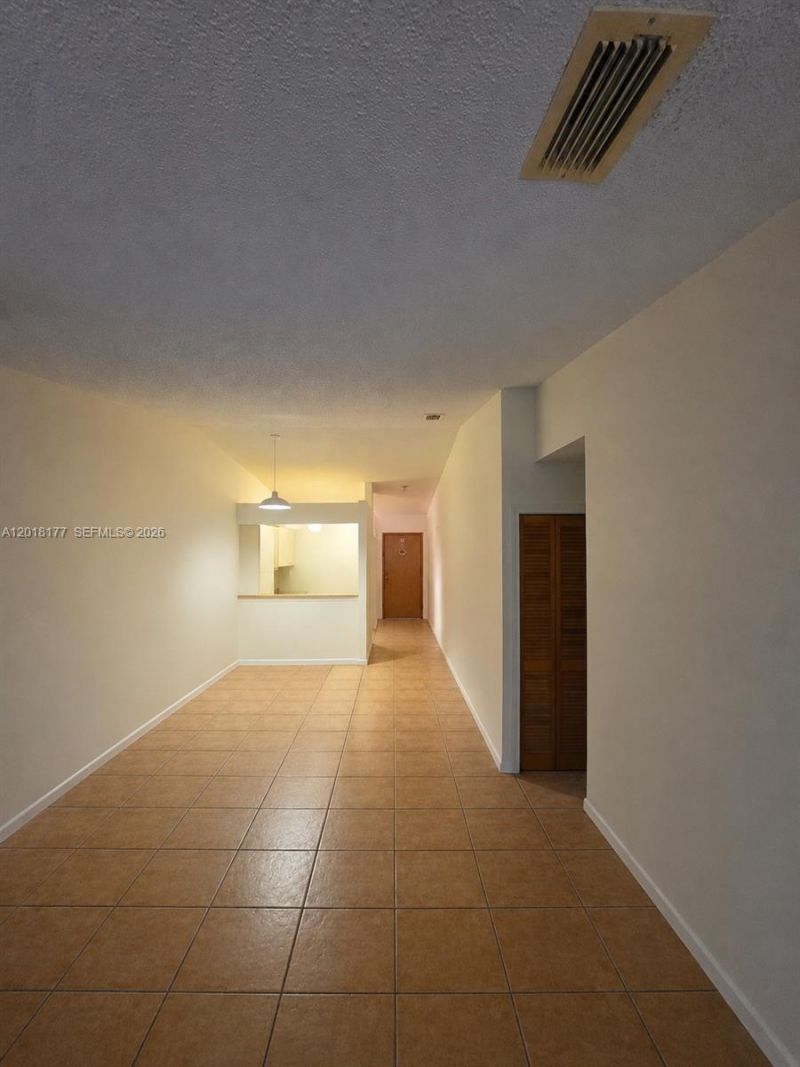 10908 SW 72nd St, Unit 215, Miami, FL 33173 Photo