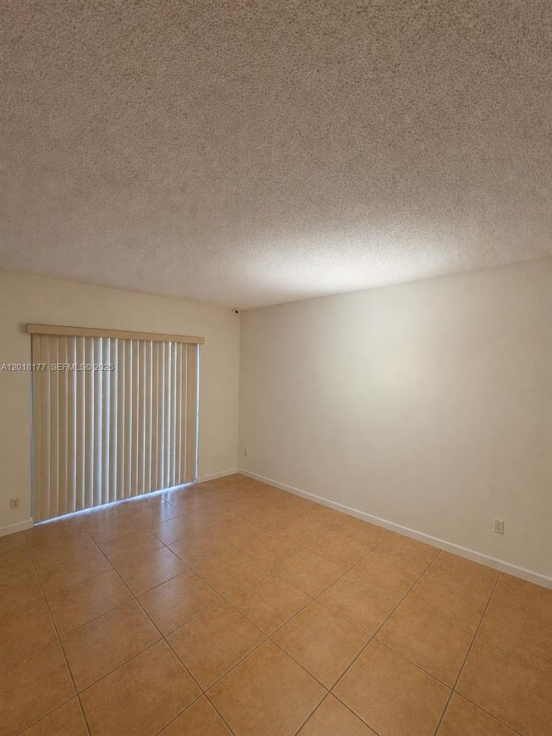 10908 SW 72nd St, Unit 215, Miami, FL 33173 Photo