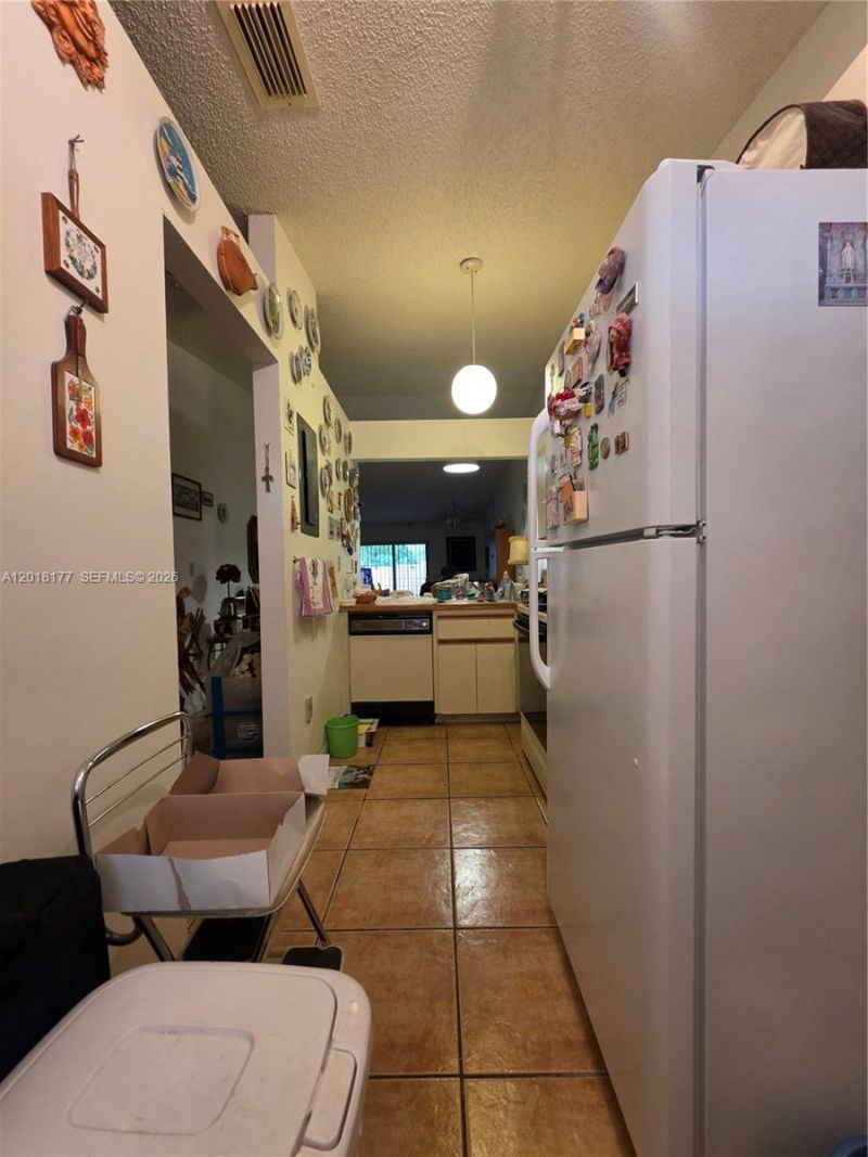 10908 SW 72nd St, Unit 215, Miami, FL 33173 Photo