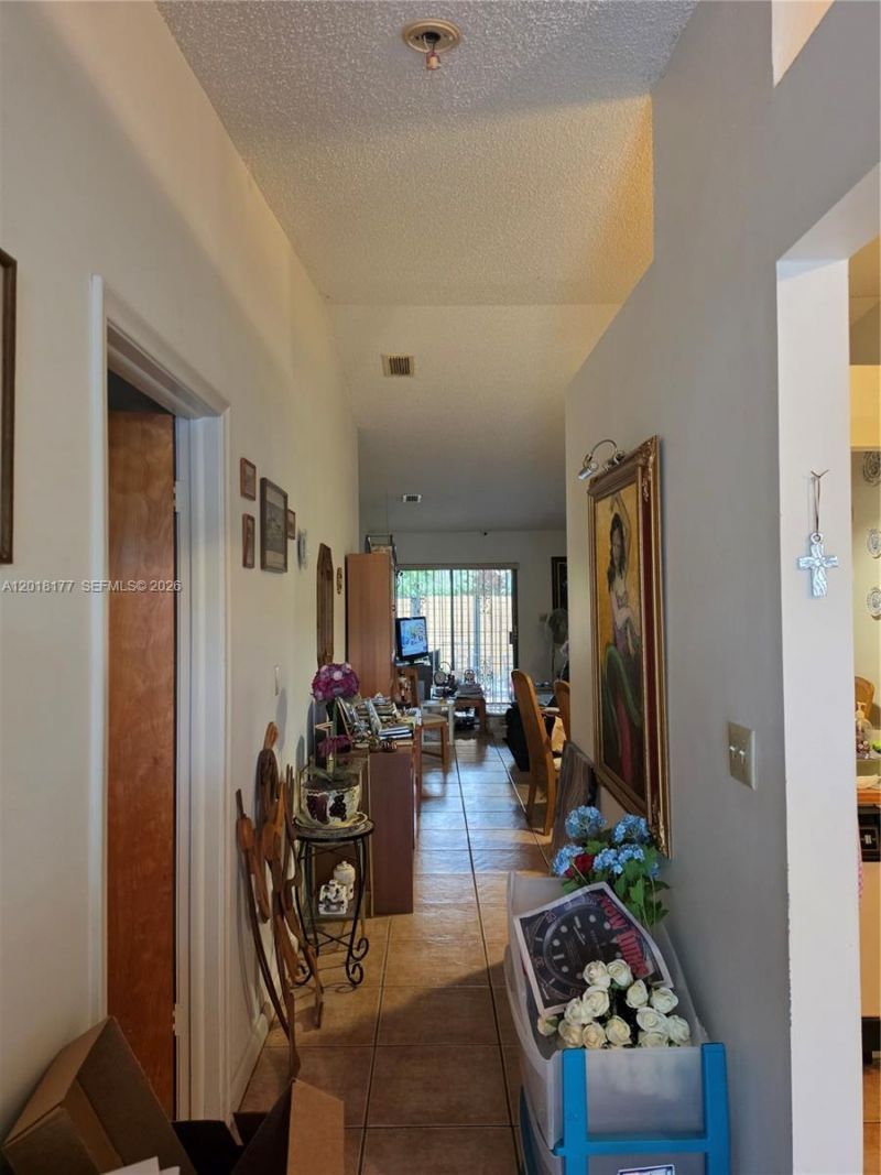 10908 SW 72nd St, Unit 215, Miami, FL 33173 Photo