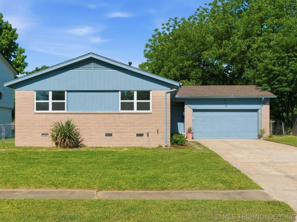 320 N Cedar Street, Owasso, OK 74055