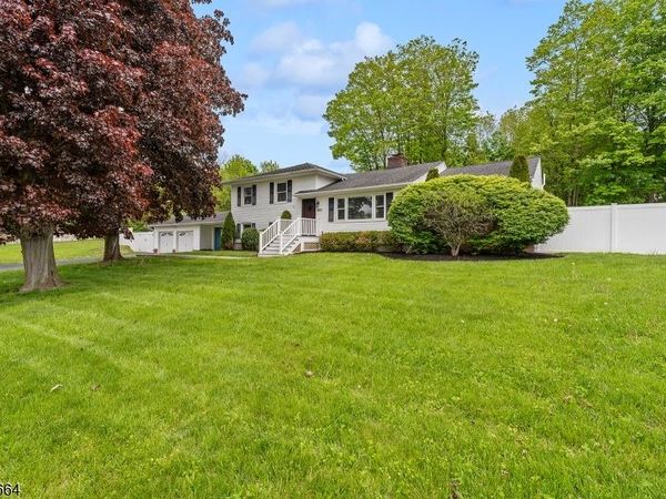 323 Main St, Ogdensburg, NJ 07439