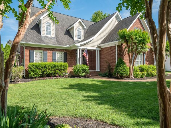 668 Springlake Dr , Franklin, TN 37064